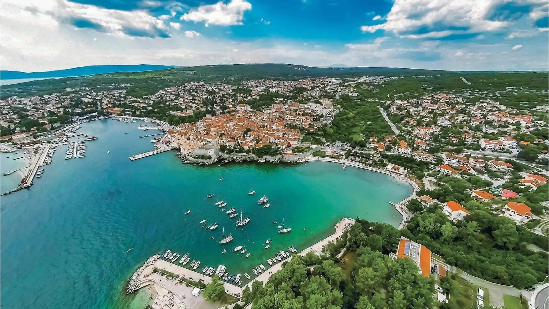 3 Bedroom Lovely Apartment In Malinska