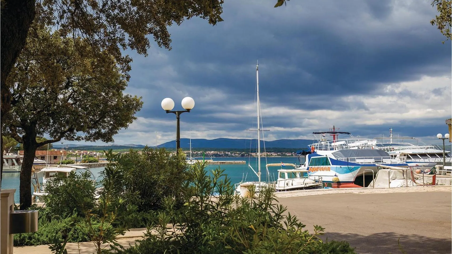 3 Bedroom Lovely Apartment In Malinska Croatia