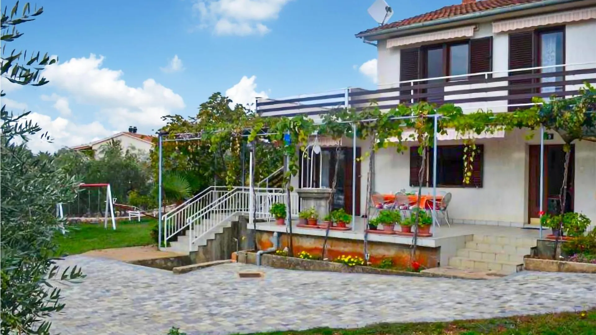 3 Bedroom Lovely Apartment In Malinska
